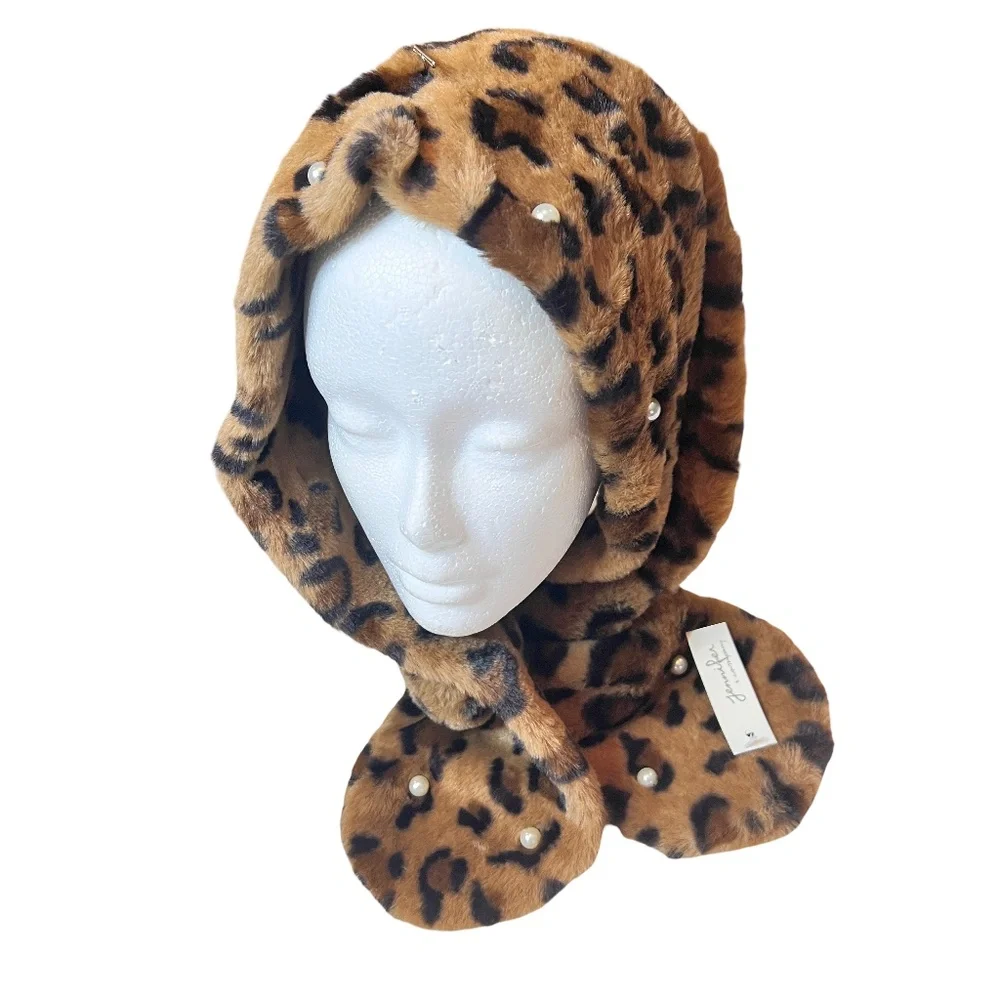 # B003 Leopard Print Faux Fur Scarf Pearls Jennifer & Co. Wrap Neck Warm